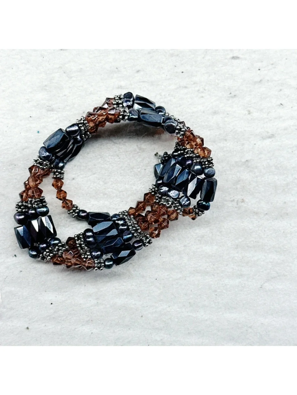 5358mc. Brown Glass Magnet Bracelet
